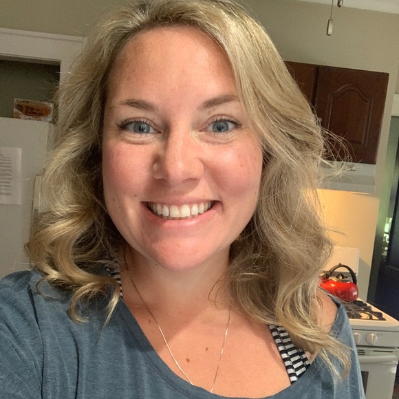 Meet your Posher, Amanda - Picture 1 of 1